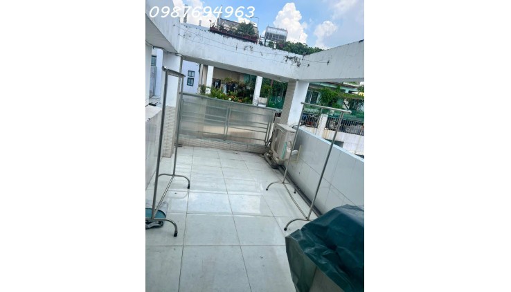 QUẬN 4, DIỆN TÍCH NHỎ VỪA Ở, GIÁ CŨNG NHỎ, GẦN MẶT TIỀN TIỆN DI CHUYỂN Q1, 3T TL